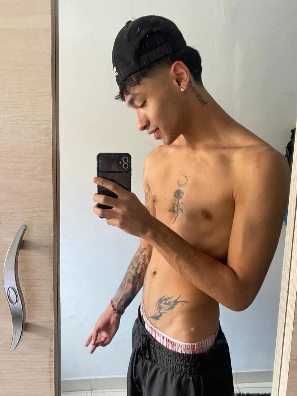 XXX Porn Photo of Nude Damon__333 4
