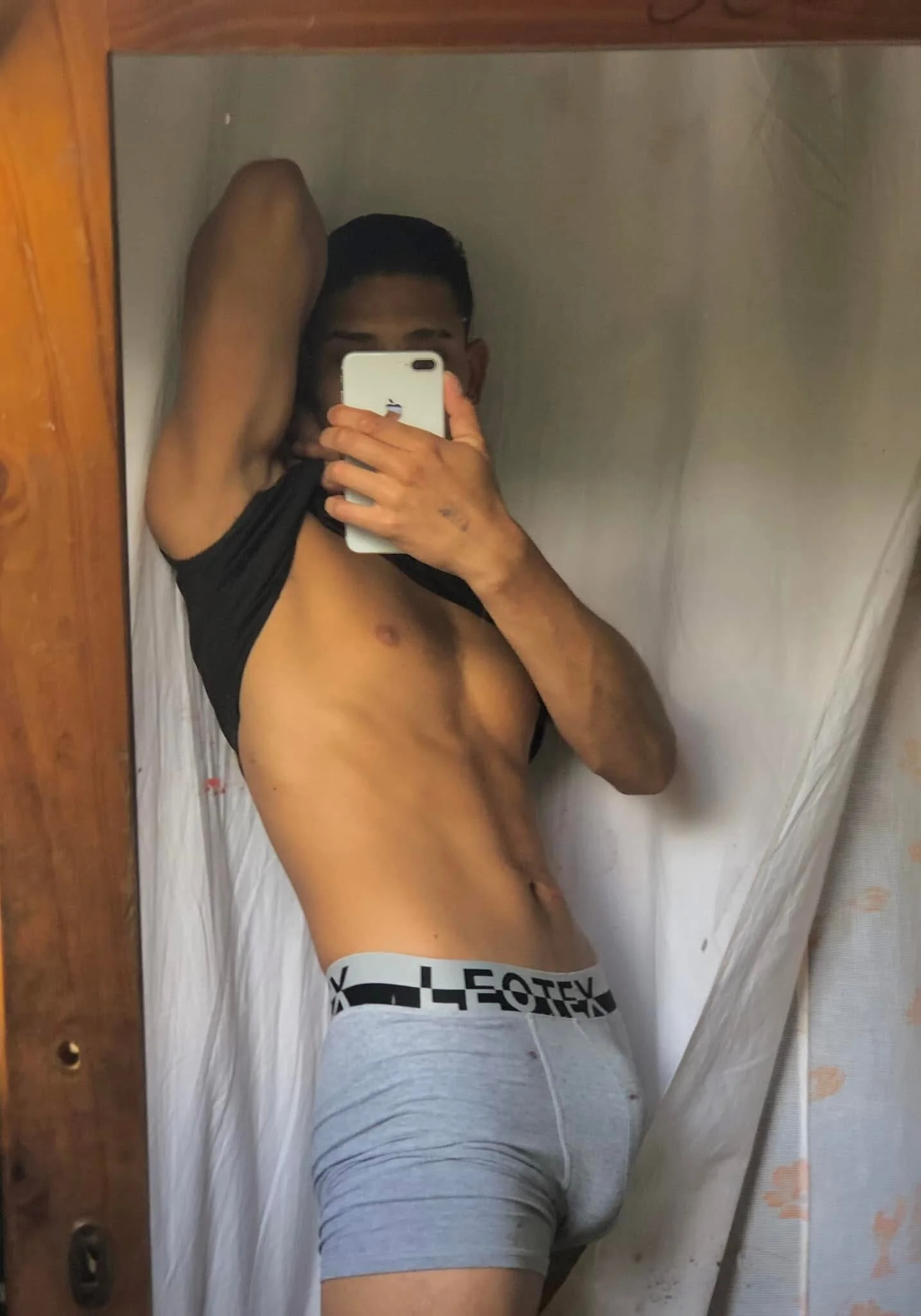 XXX Porn Photo of Nude Harrisonvillalobos 10