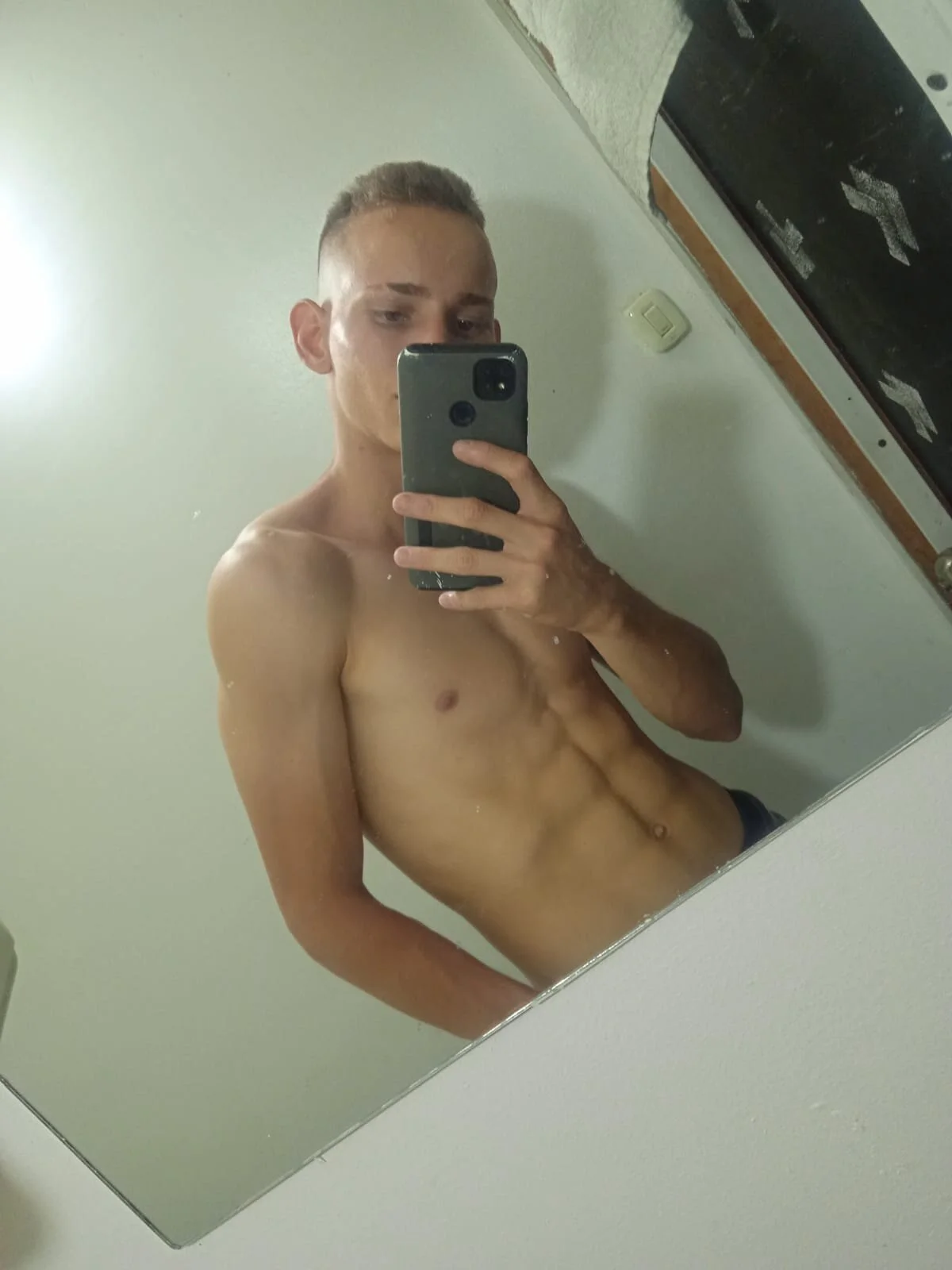 XXX Porn Photo of Nude Frankbroad78 1