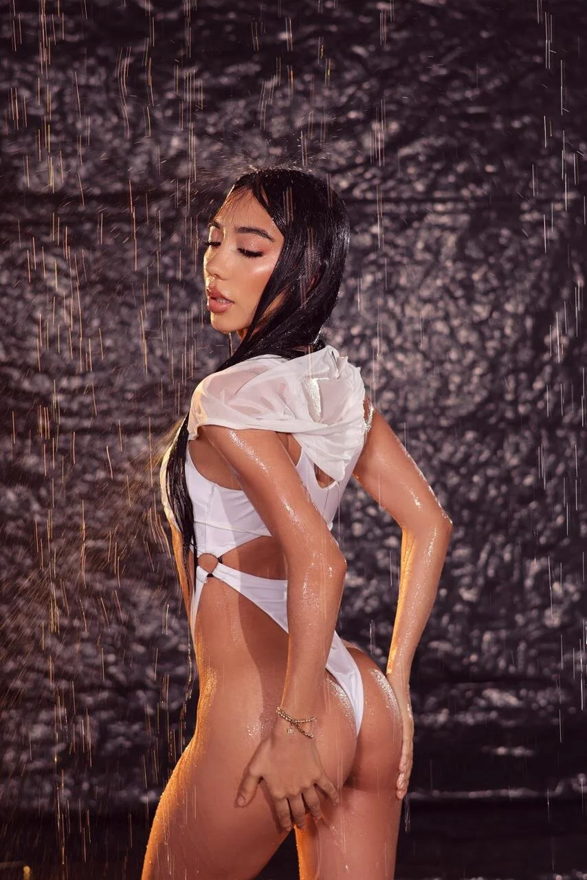 XXX Porn Photo of Nude IsabellaLux_ 6