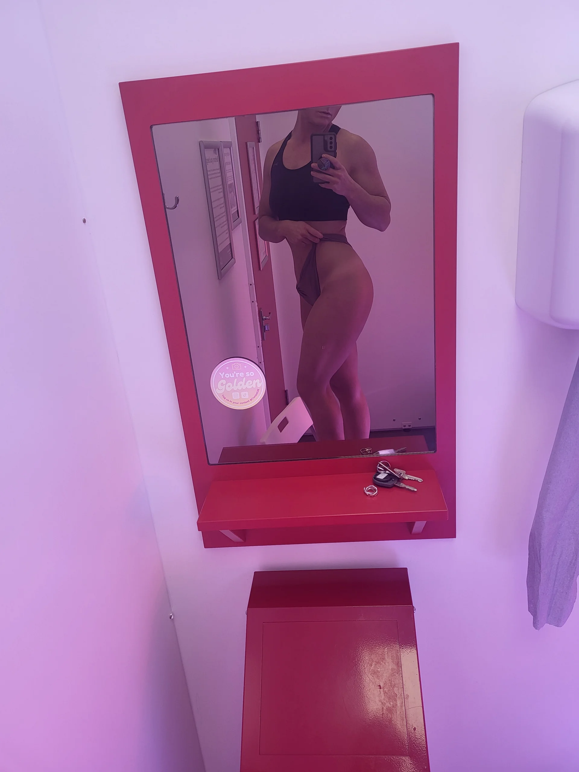 XXX Porn Photo of Nude MuscleMommy40 2