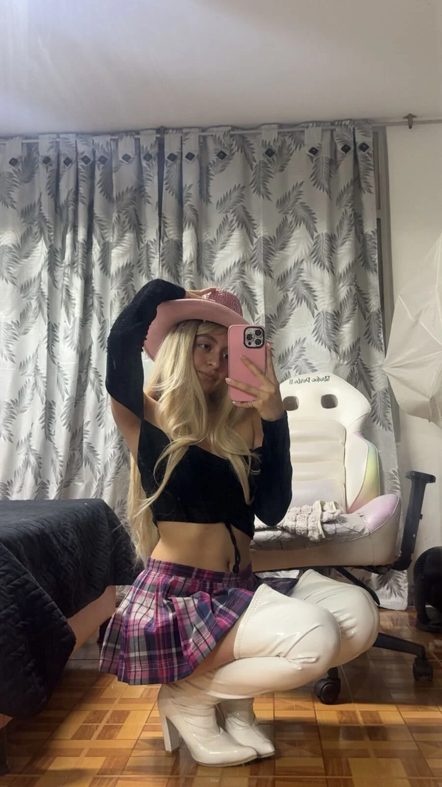 XXX Porn Photo of Nude Lala_fluffy 6
