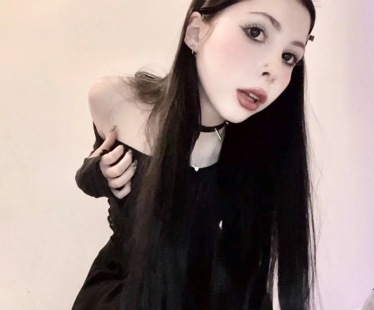 XXX Porn Photo of Nude VivianSweet_ 2