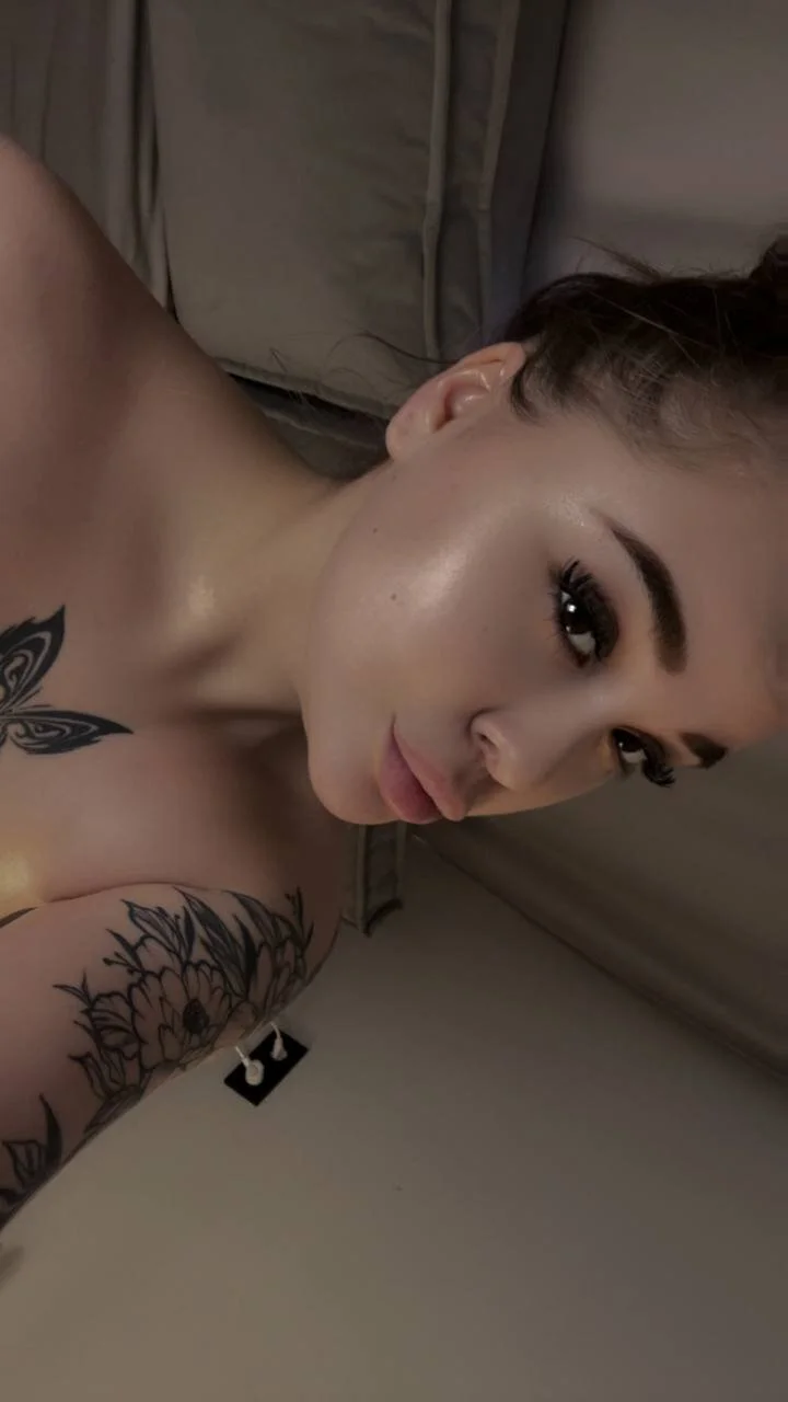 XXX Porn Photo of Nude MaeWilkins 5