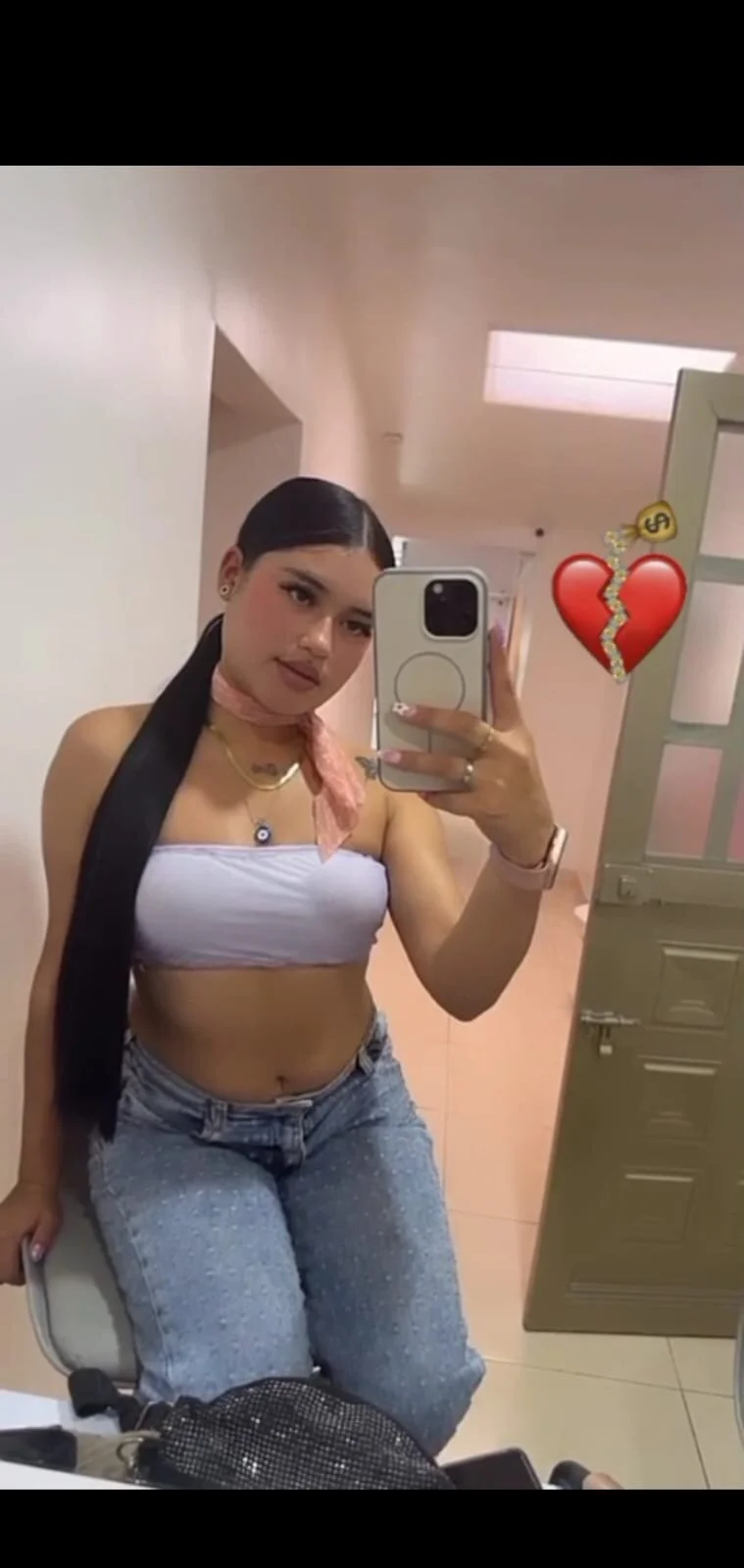 XXX Porn Photo of Nude sacarlett_pop 1