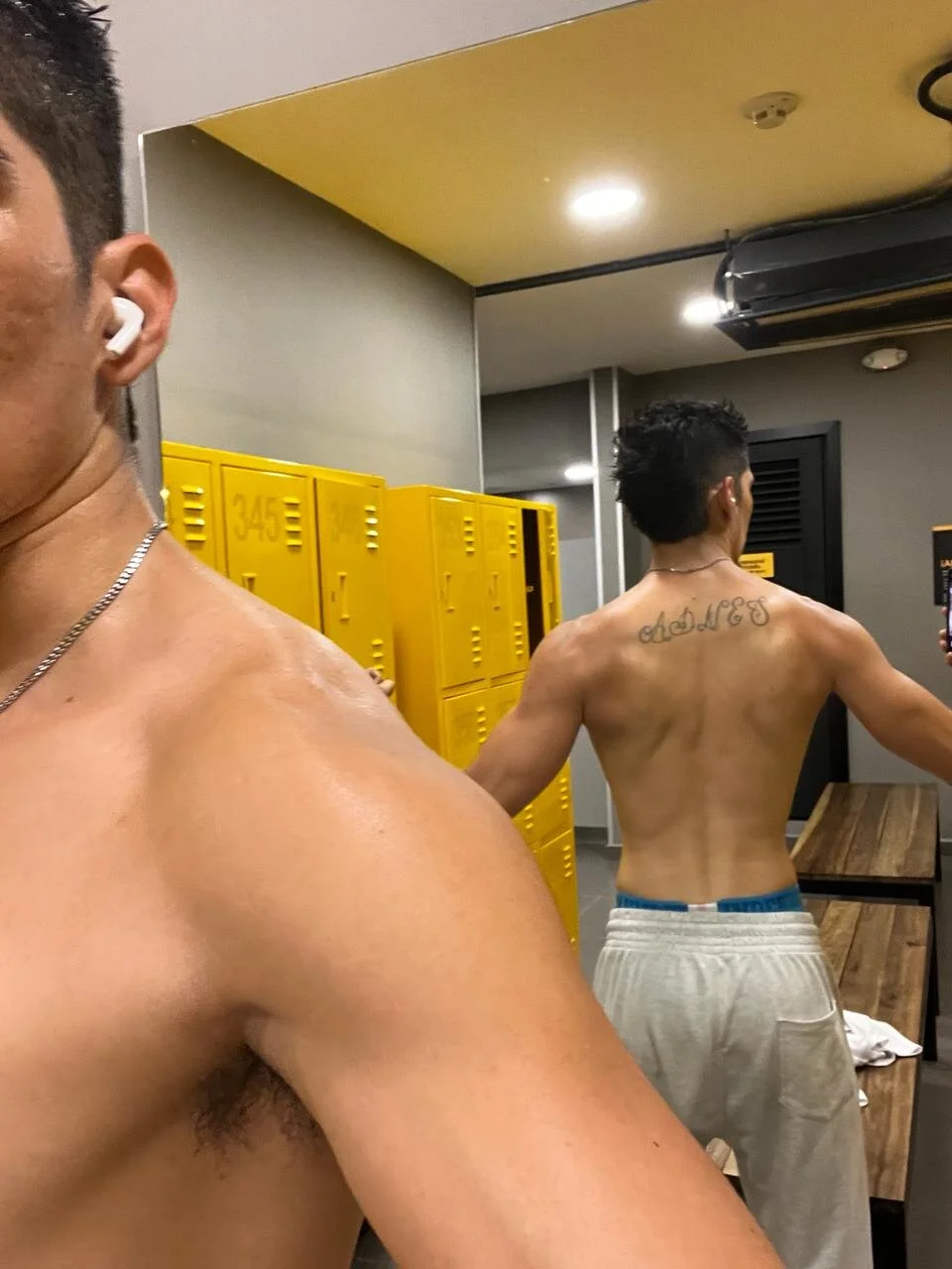 XXX Porn Photo of Nude danielv_95 9