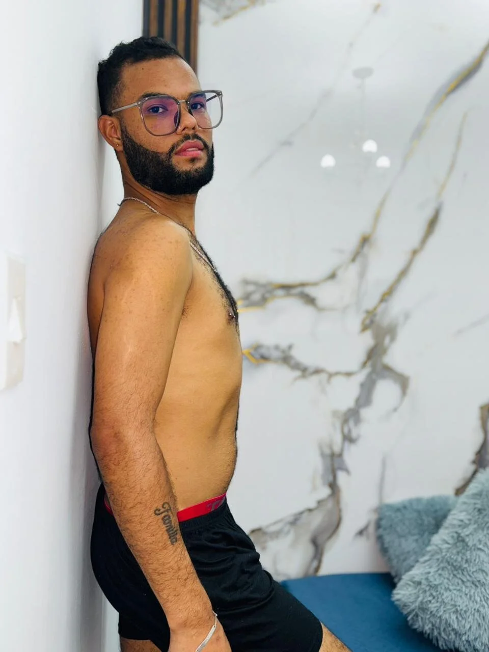 XXX Porn Photo of Nude Issack_69 2