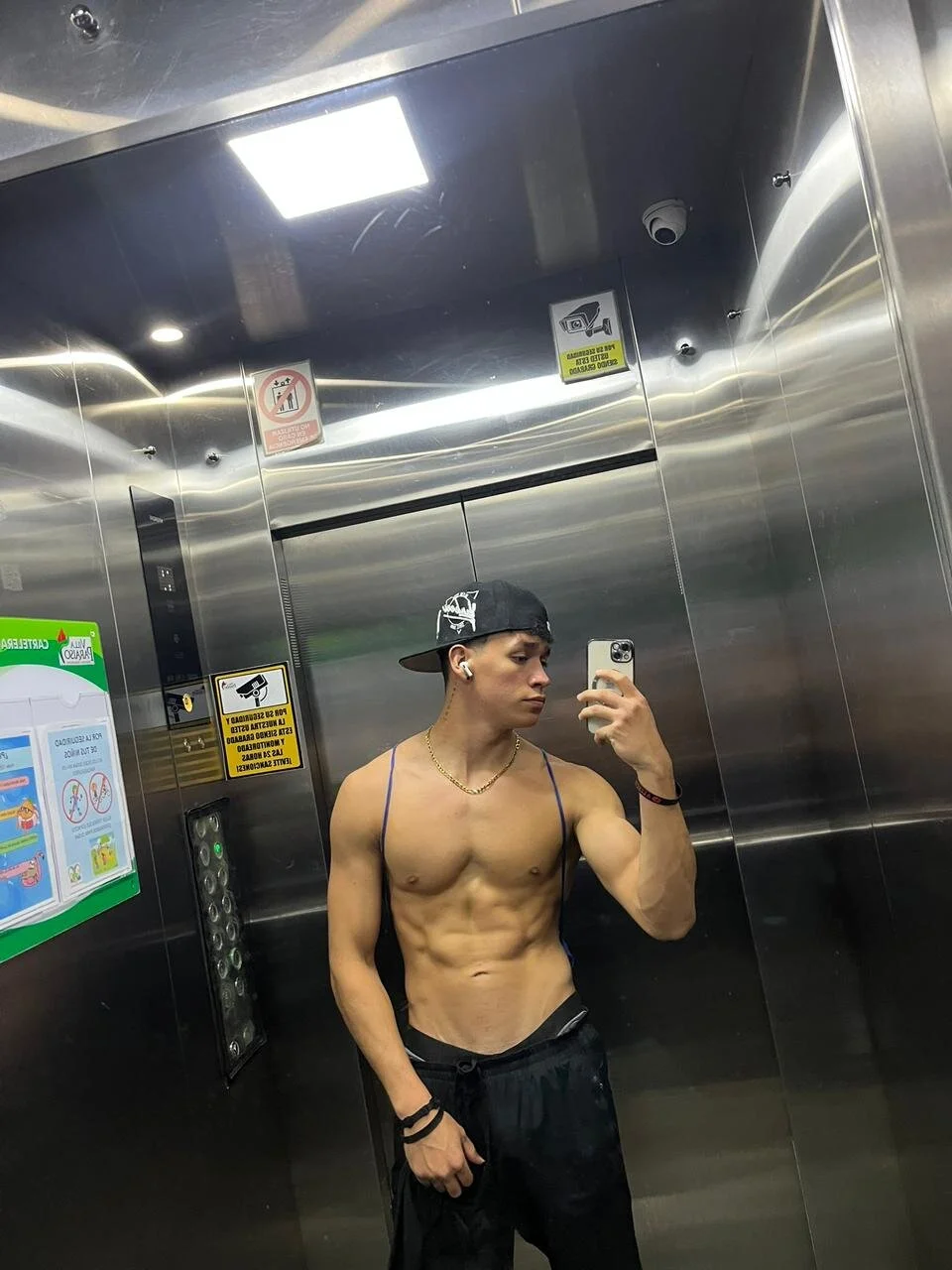 XXX Porn Photo of Nude Luke_Muscle 12