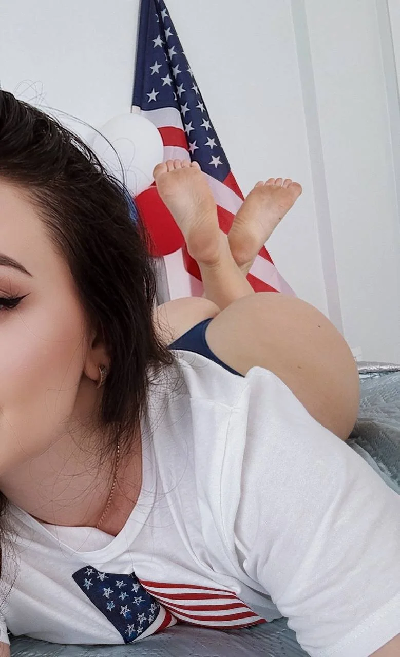 XXX Porn Photo of Nude ArielGrand 8