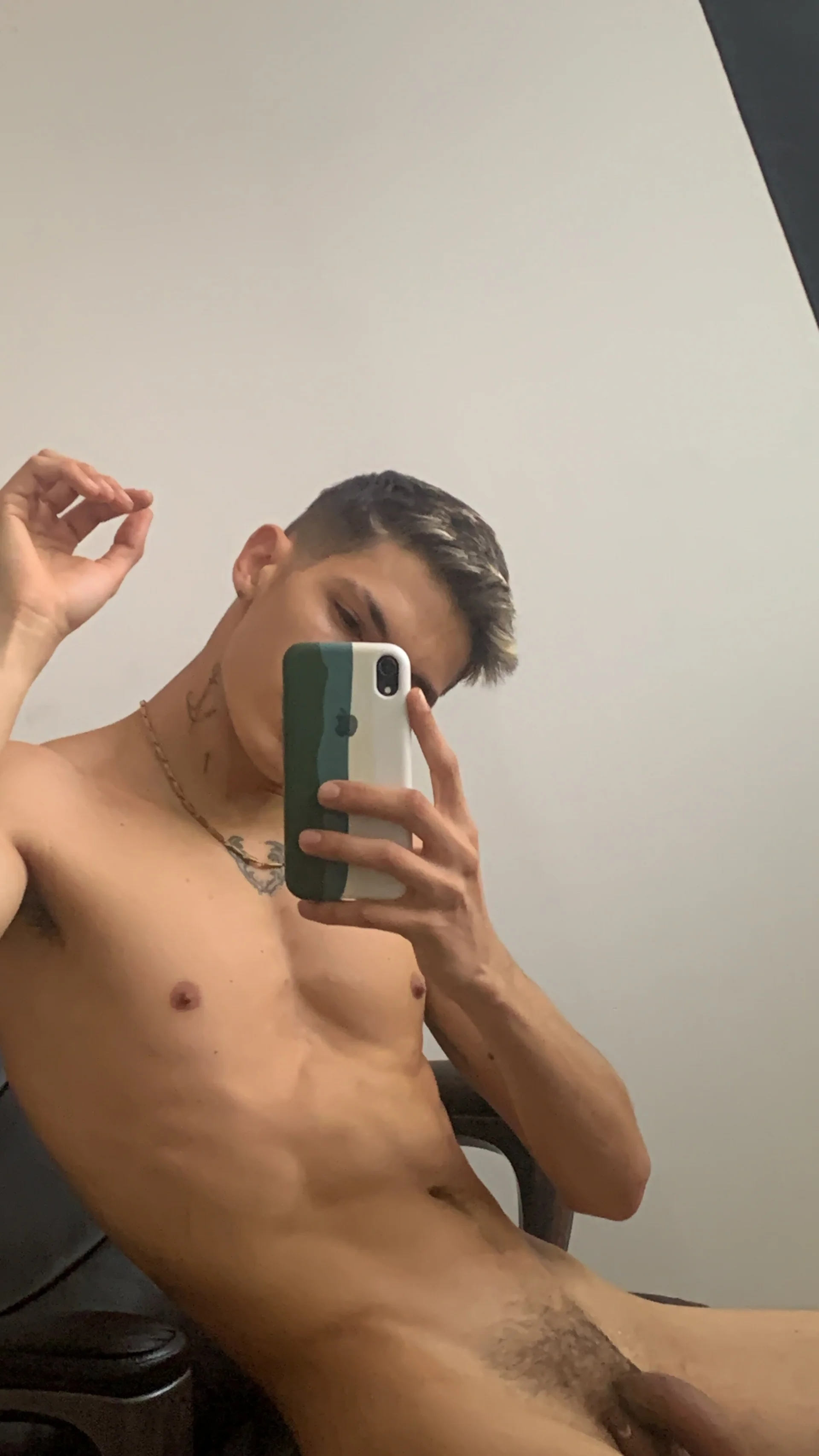 XXX Porn Photo of Nude harrisoncuper 13