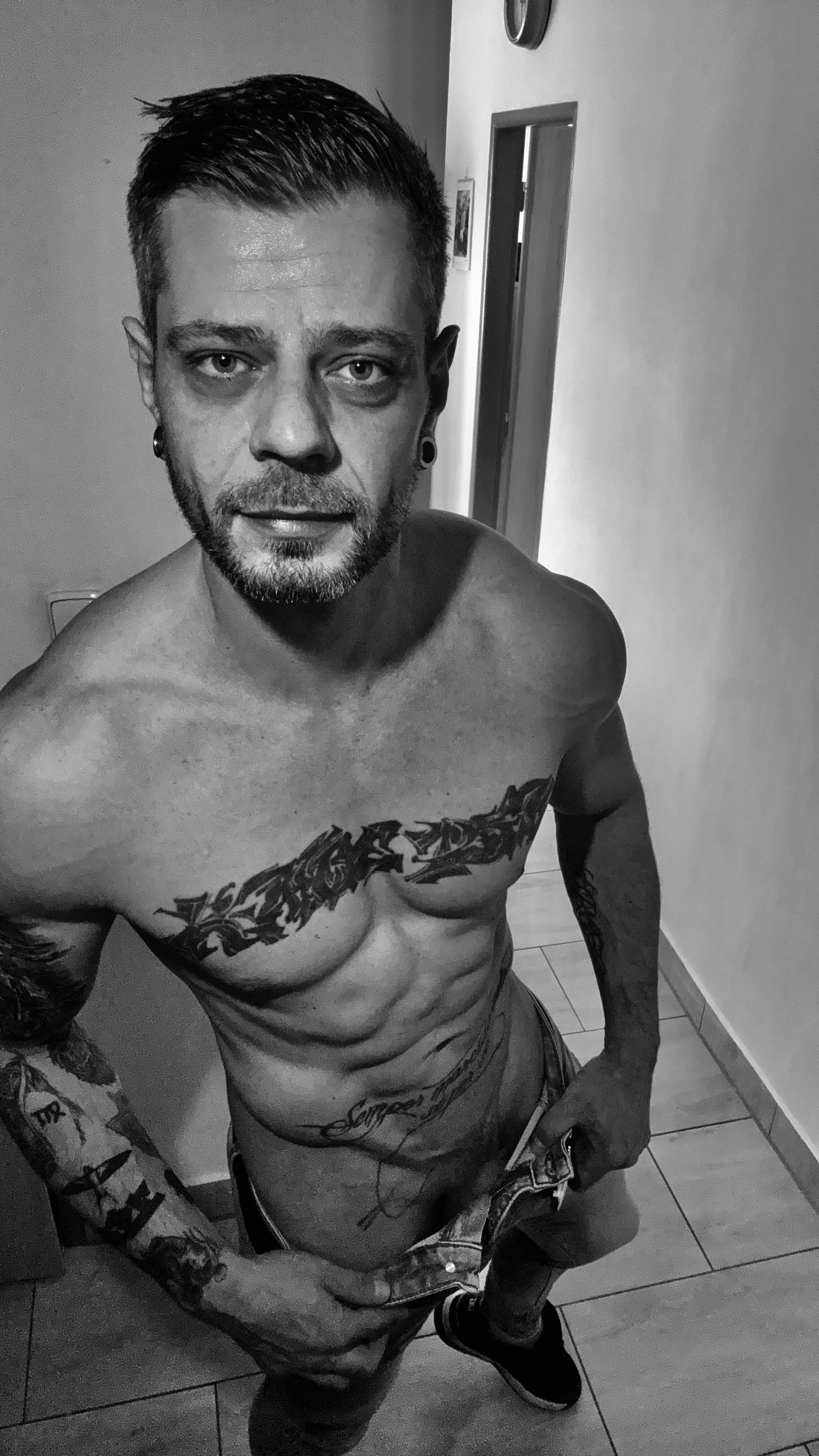 XXX Porn Photo of Nude -gymfitman- 4