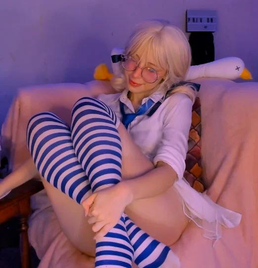 XXX Porn Photo of Nude bluelen 9
