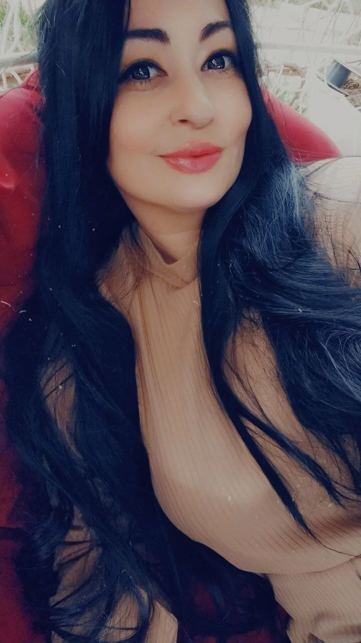 XXX Porn Photo of Nude M_I_L_F_A 4
