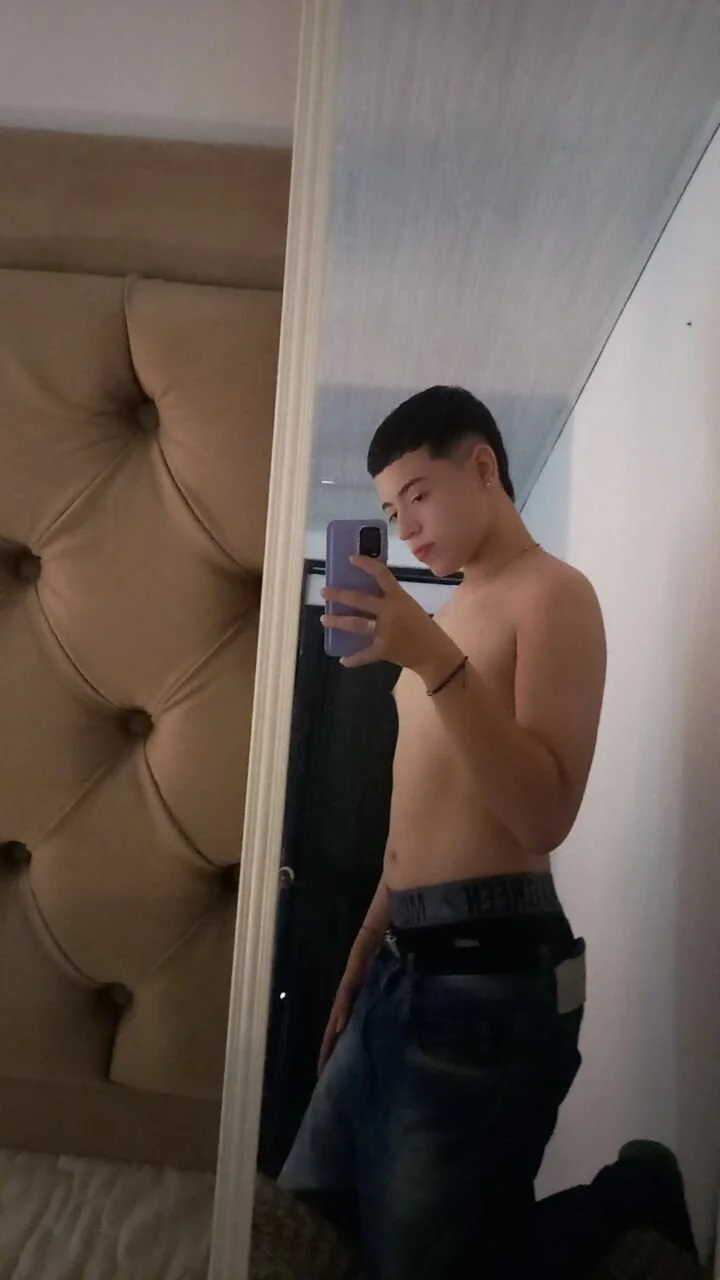 XXX Porn Photo of Nude alex_xhunter 1