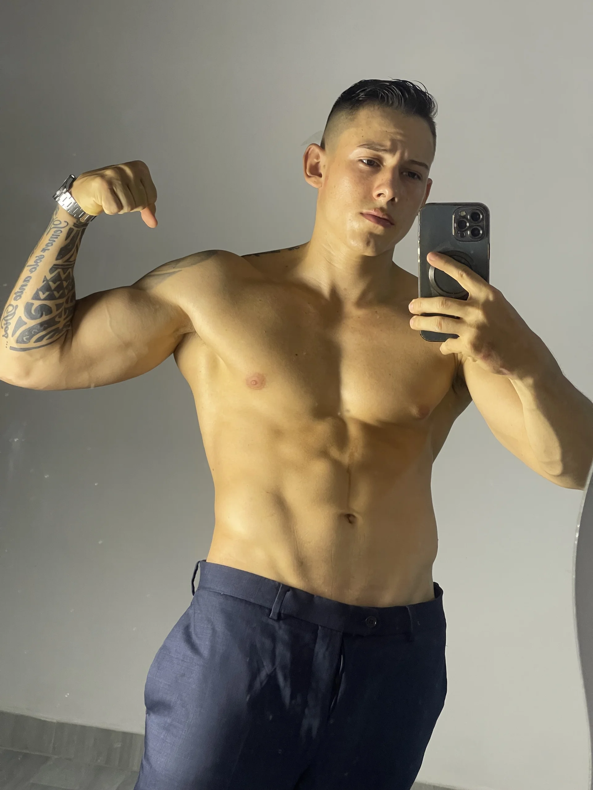 XXX Porn Photo of Nude Muscle_King_Cum 17