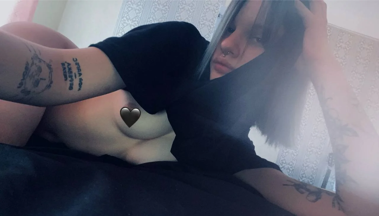 XXX Porn Photo of Nude Elieiza_xo 14
