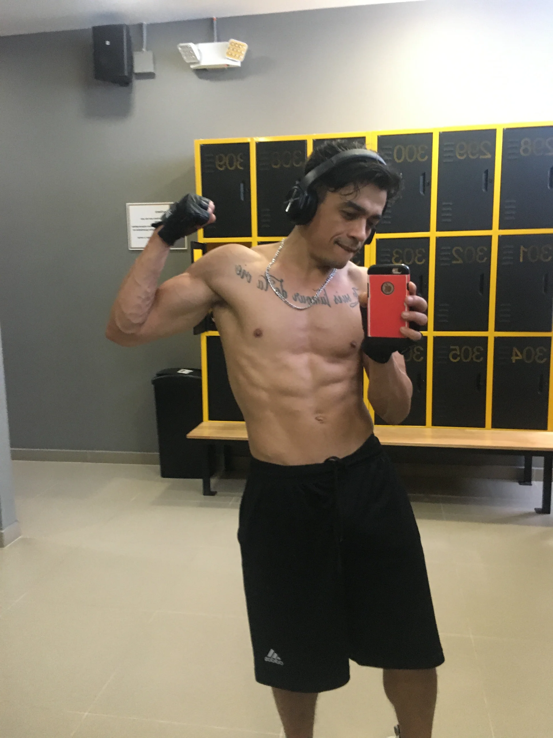 XXX Porn Photo of Nude Brunocuttie94 30