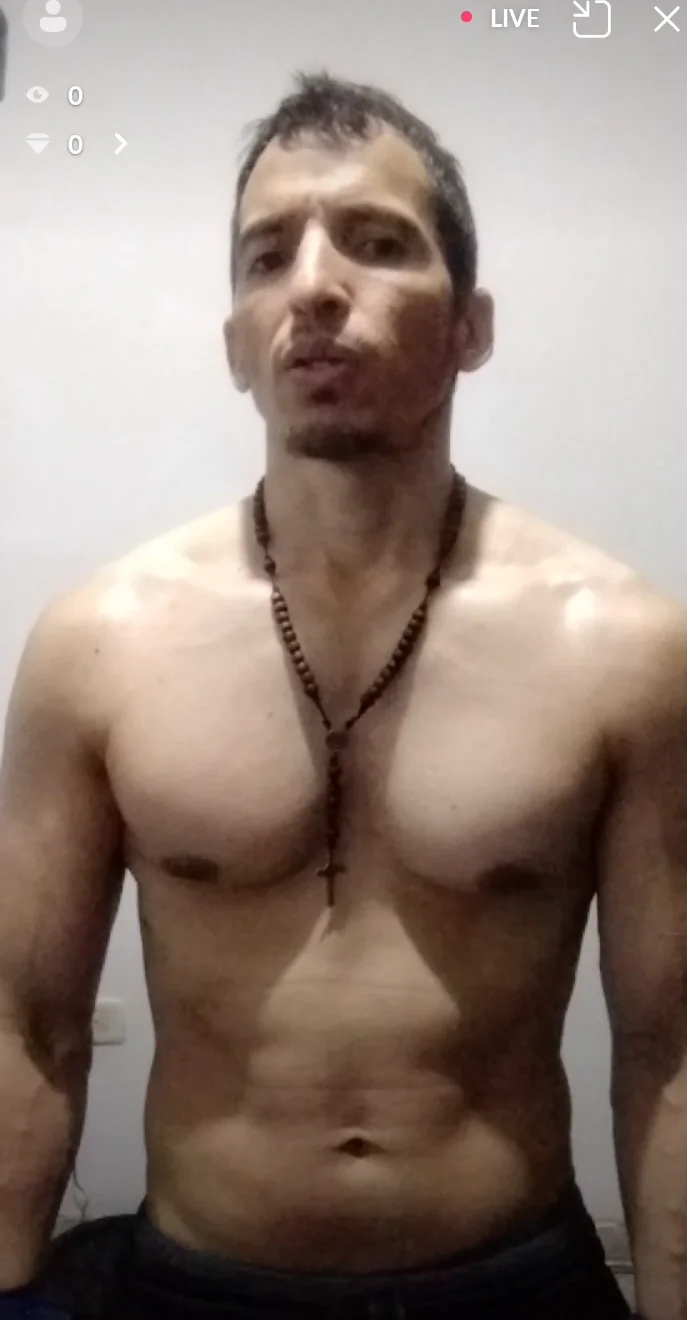 XXX Porn Photo of Nude EntrenadorGym1 4