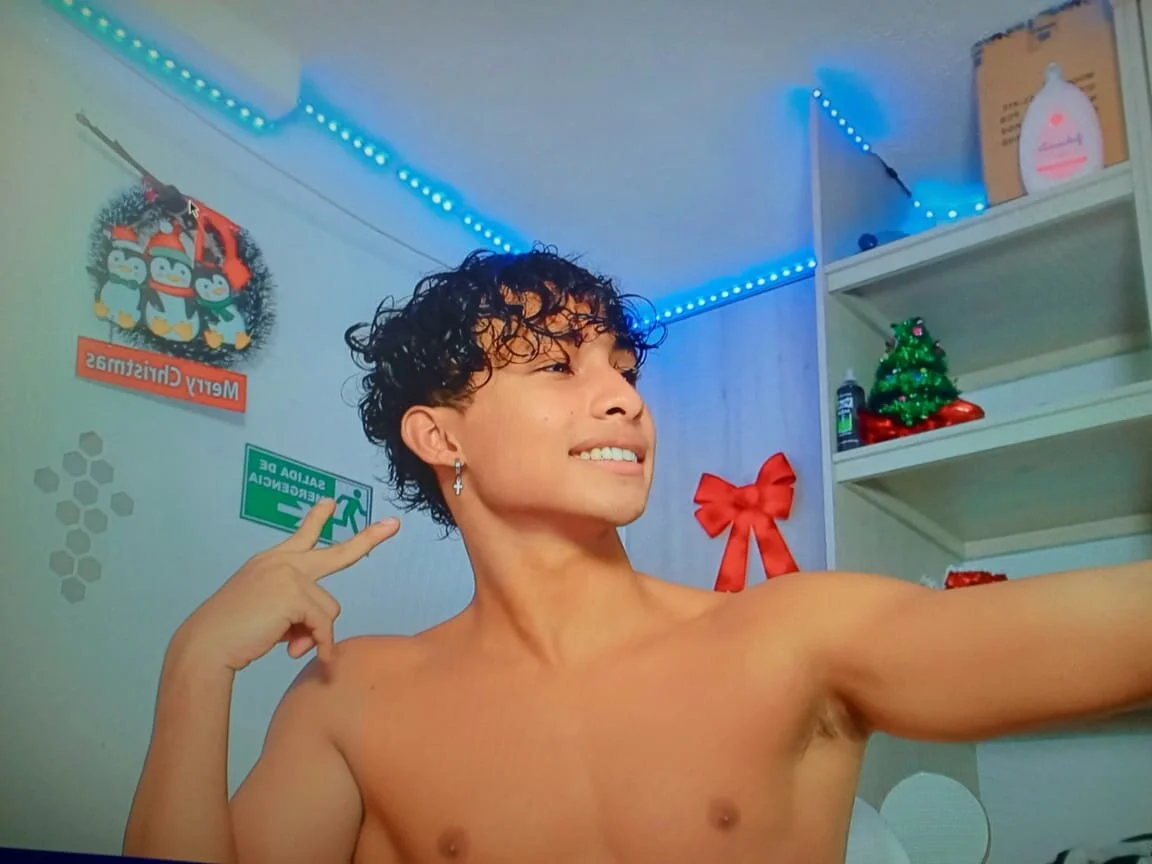 XXX Porn Photo of Nude _diegsz_ 22