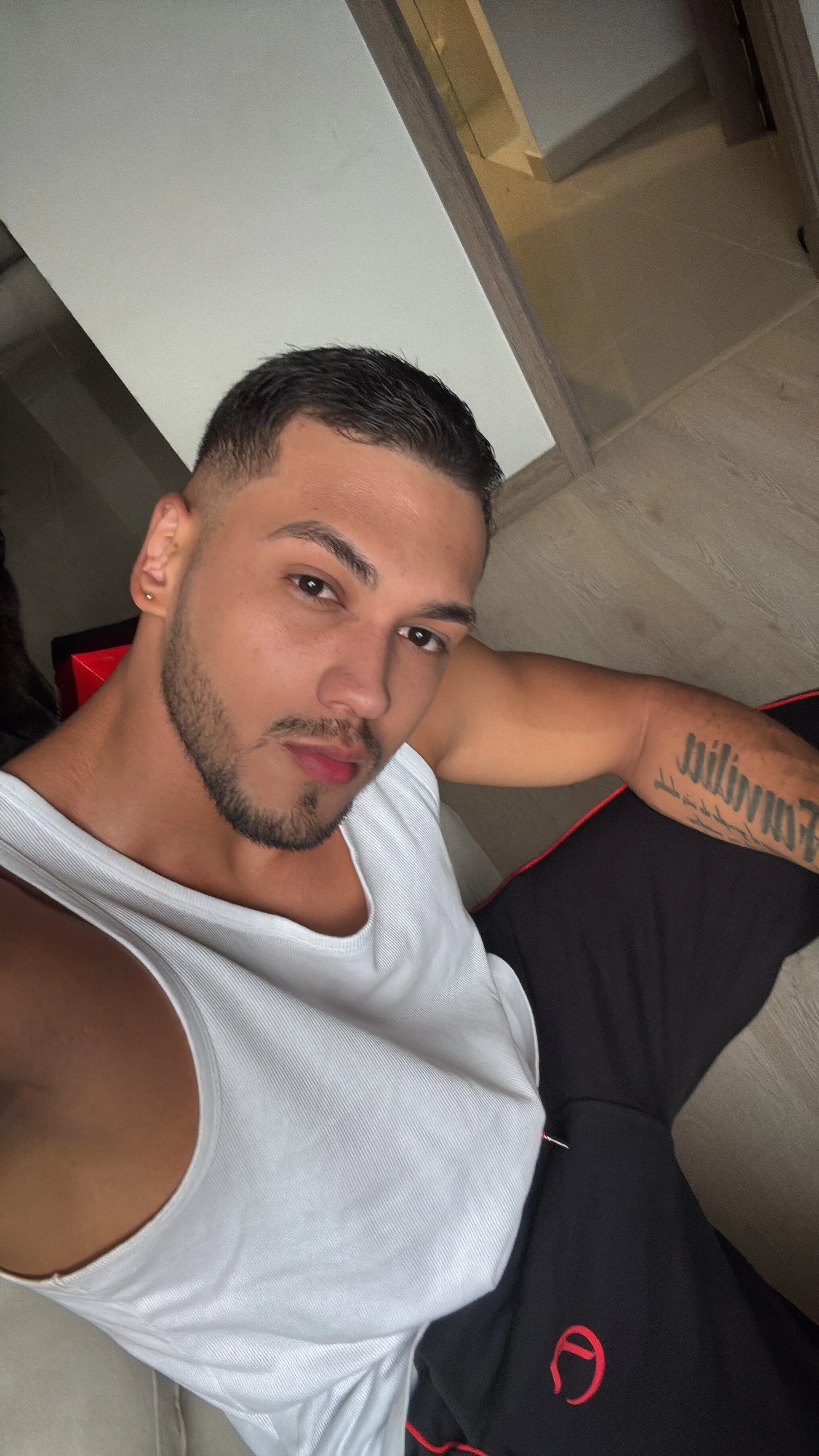 XXX Porn Photo of Nude Maximo_Dominic 2