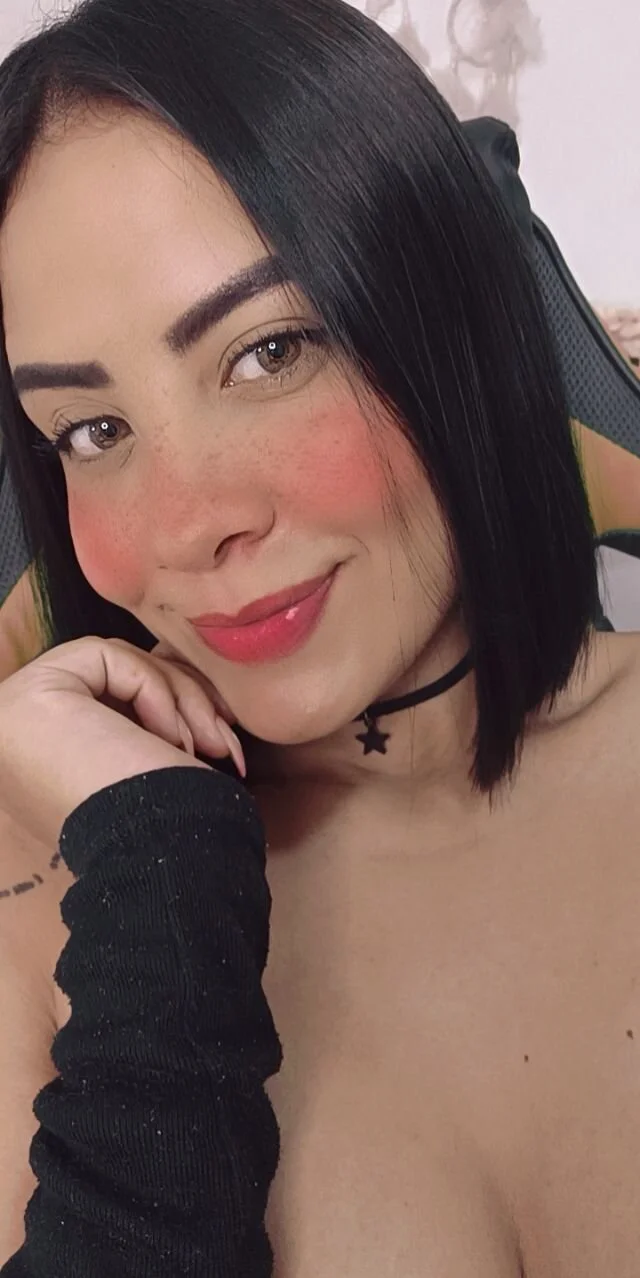 XXX Porn Photo of Nude roseliam25 5