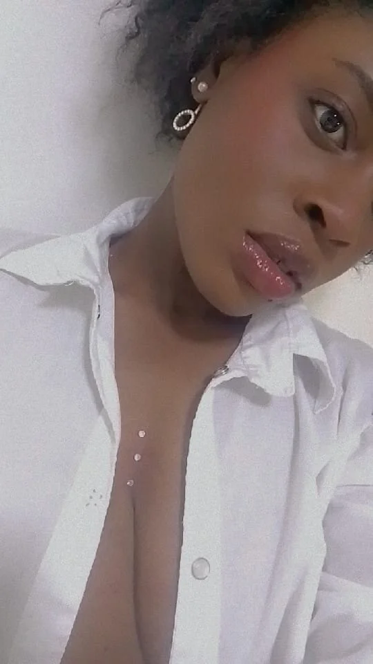 XXX Porn Photo of Nude anisha_zambrano 1