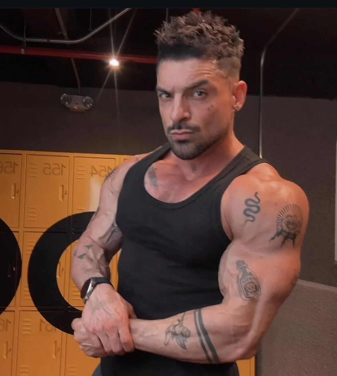 XXX Porn Photo of Nude dennis_cox1 7