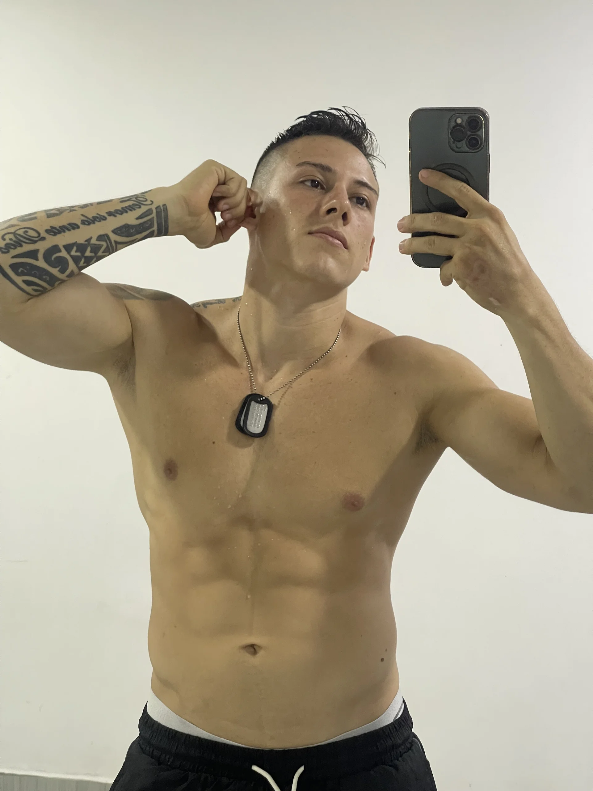 XXX Porn Photo of Nude Muscle_King_Cum 7