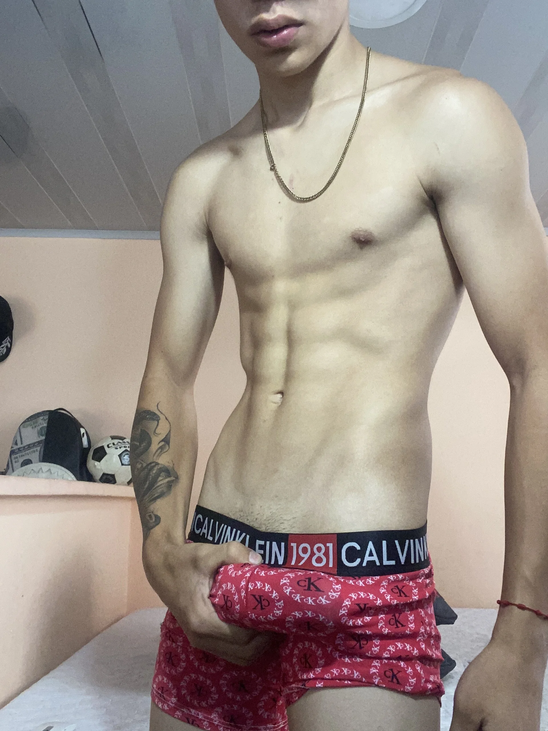 XXX Porn Photo of Nude michael_boy88 2