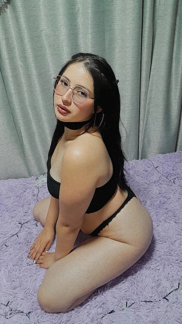 XXX Porn Photo of Nude Roxy-Fox_ 6