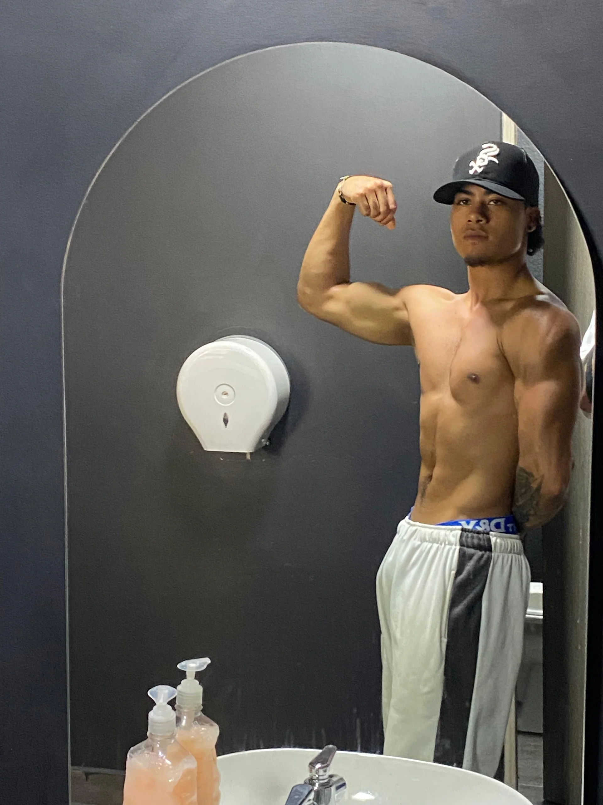 XXX Porn Photo of Nude Jeremy_wallker 18