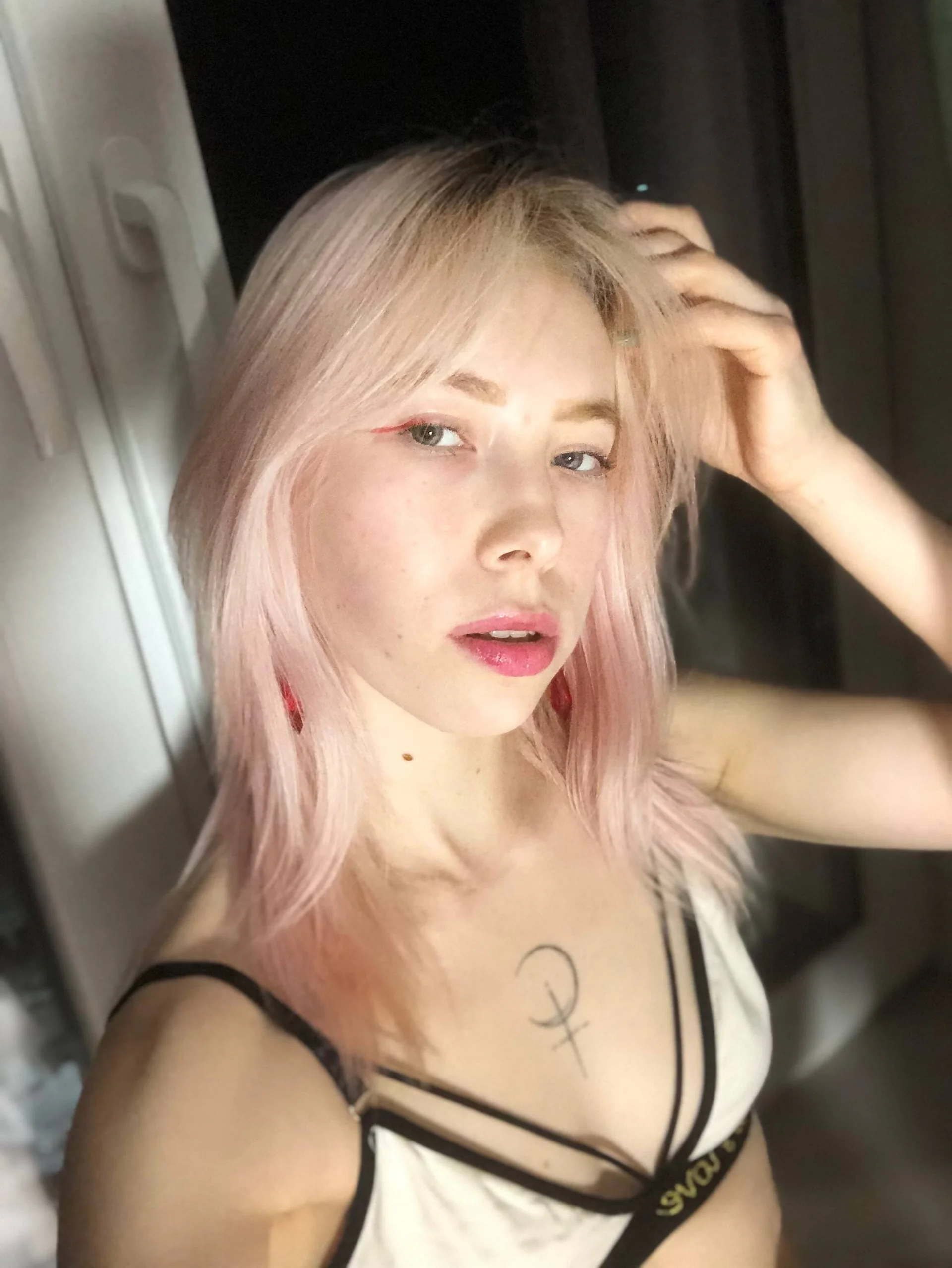 XXX Porn Photo of Nude JuliannaWenger 2