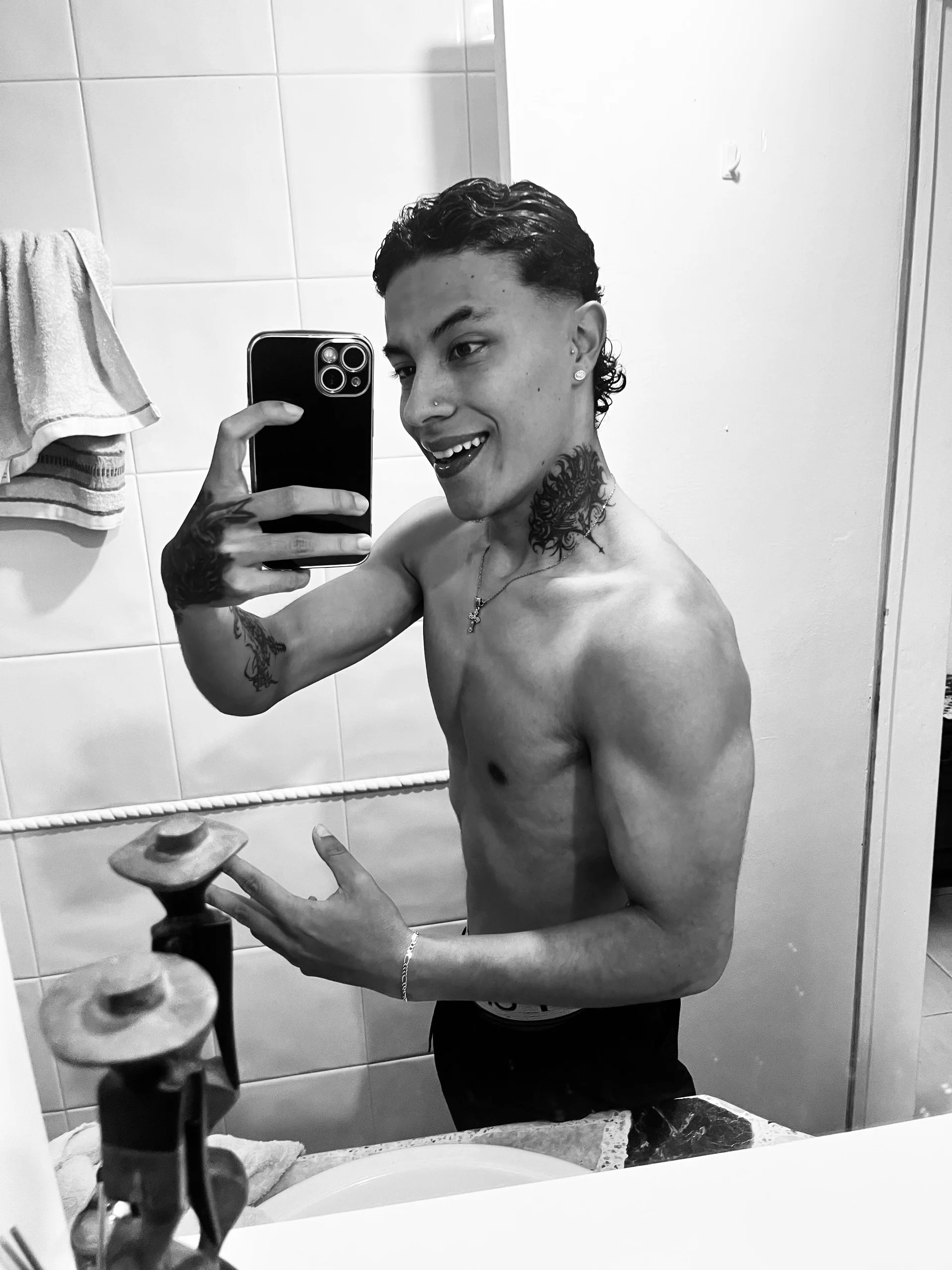 XXX Porn Photo of Nude Mike_Parker2 8