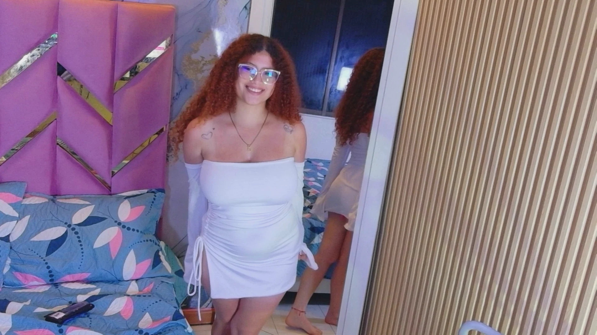 XXX Porn Photo of Nude HoneyHipss 3