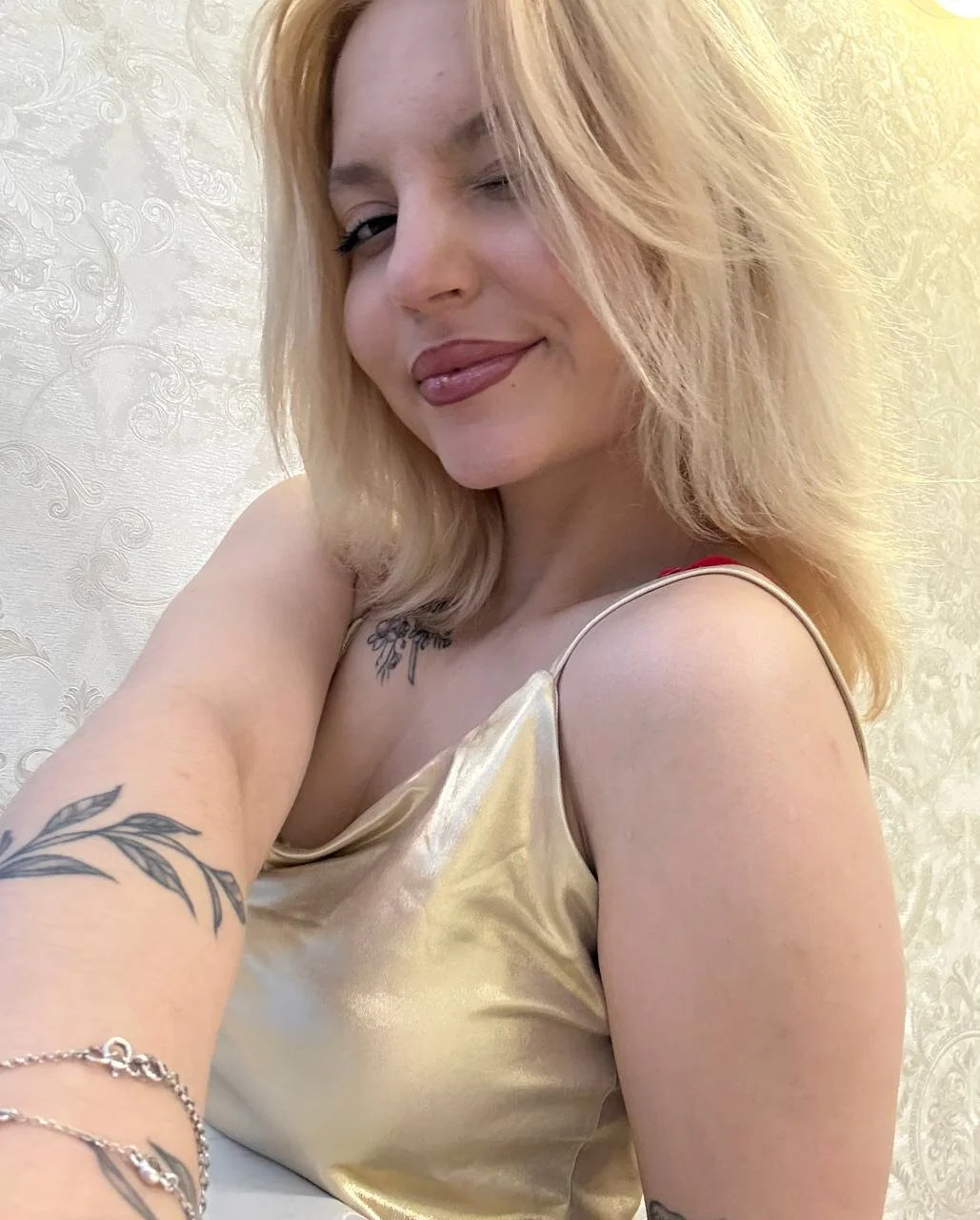 XXX Porn Photo of Nude Maddie_D_Cloud 13