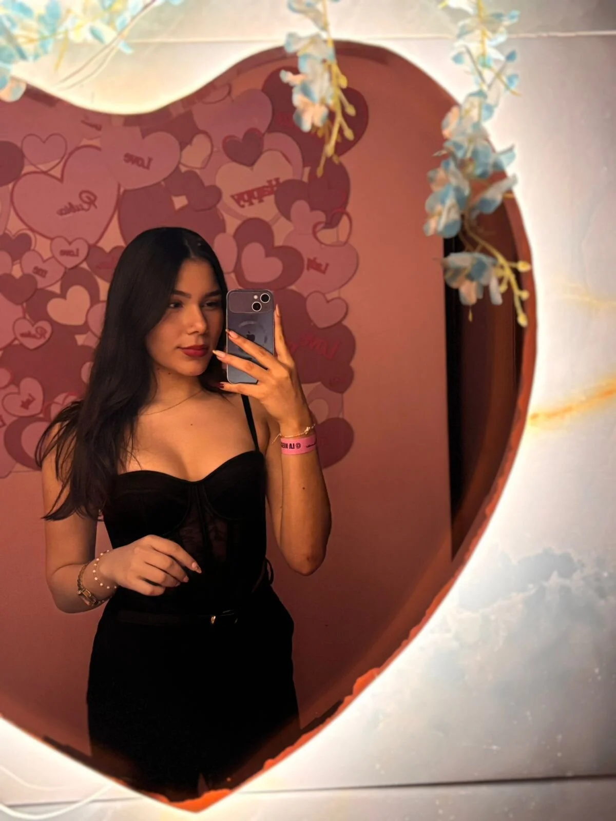 XXX Porn Photo of Nude Scarletoverkill_ 3