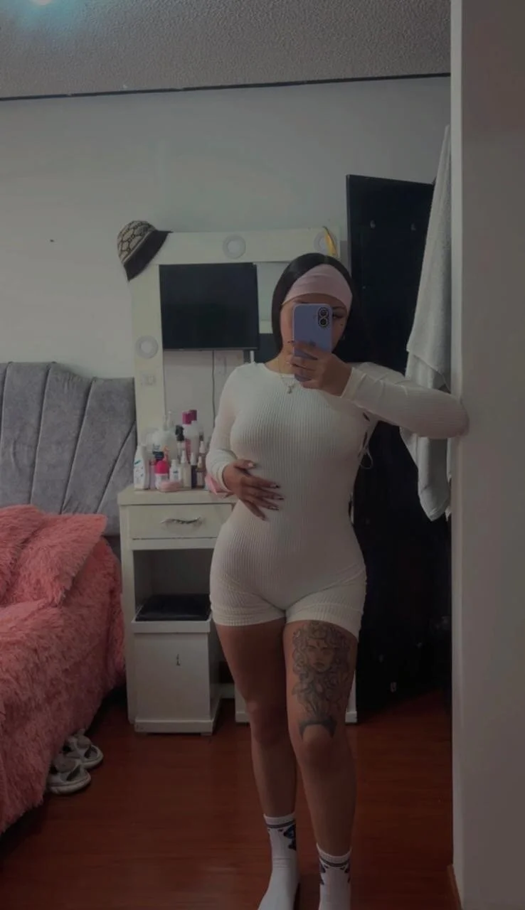 XXX Porn Photo of Nude amelia_johnson1 3