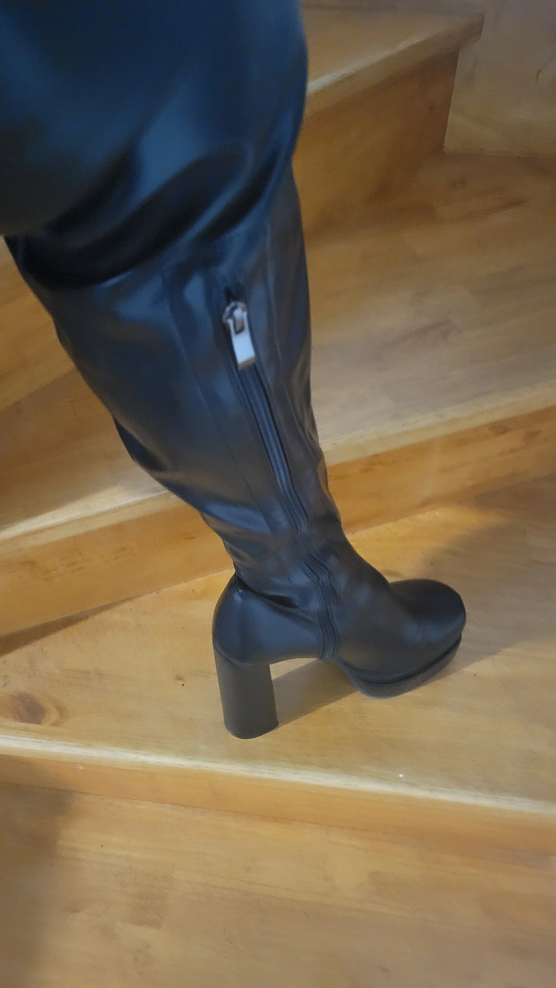 XXX Porn Photo of Nude bootslove1 2