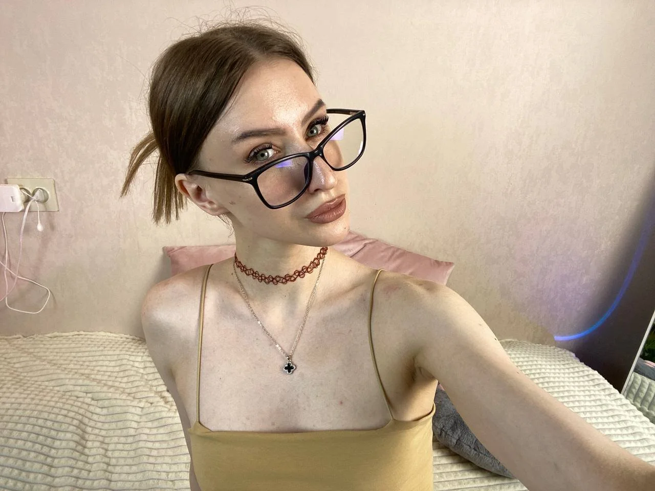 XXX Porn Photo of Nude EllieRough 24