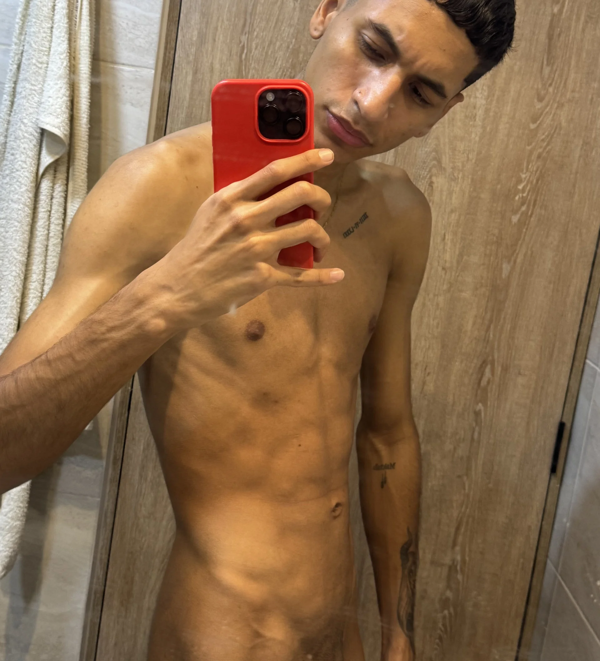 XXX Porn Photo of Nude Camiloriiveera 2