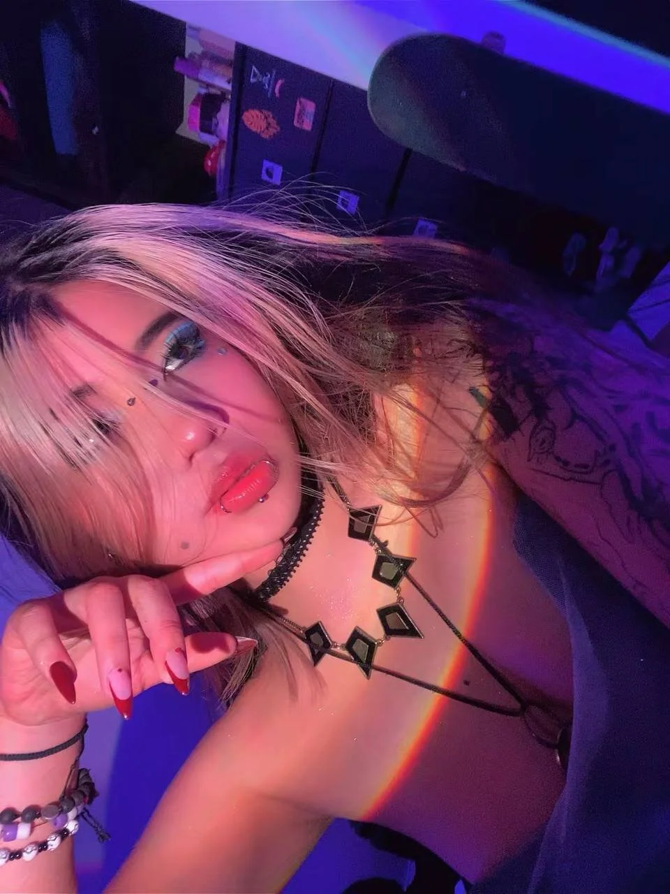 XXX Porn Photo of Nude pinkk_deemon 1