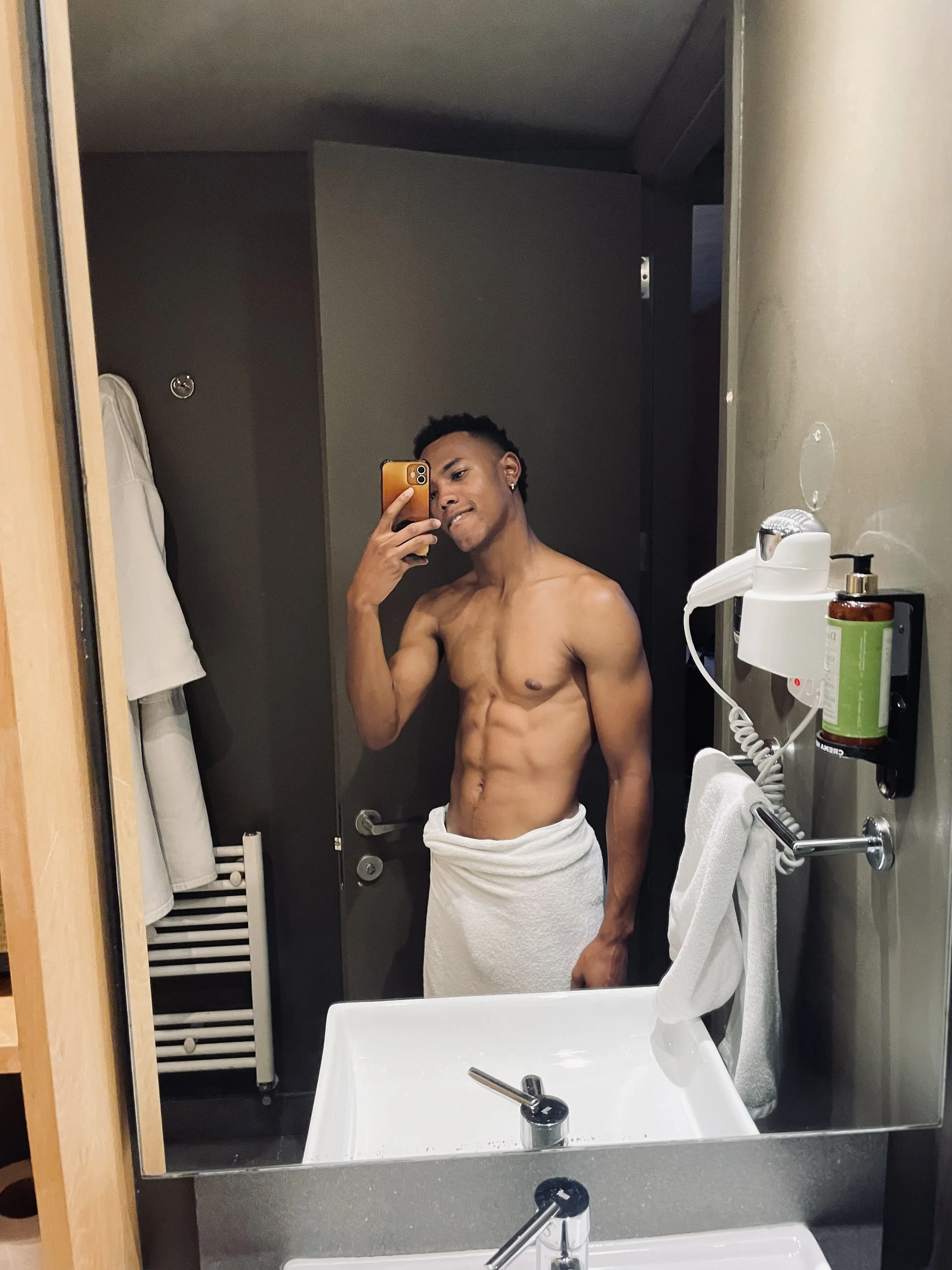 XXX Porn Photo of Nude Mensblacksexy22 18