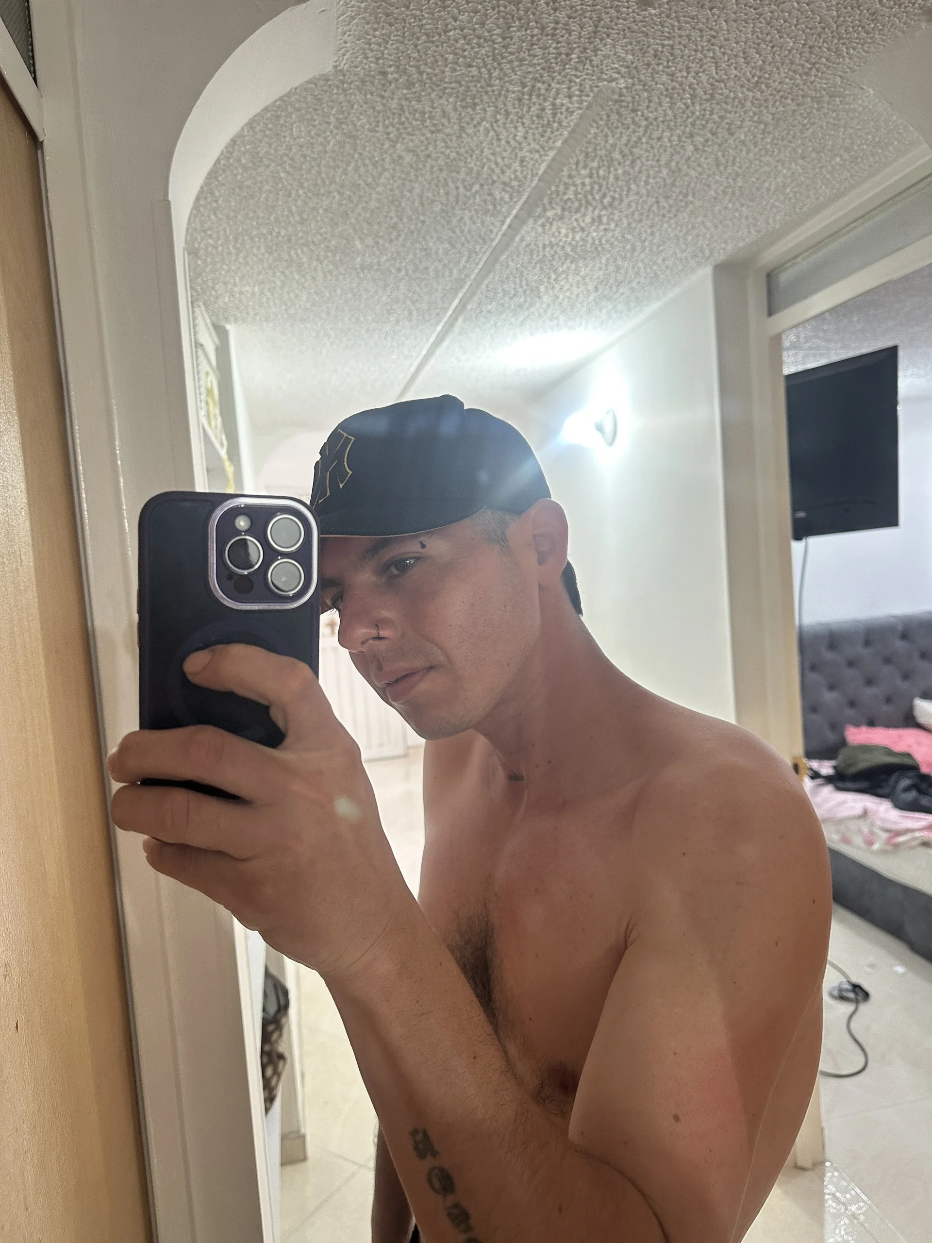 XXX Porn Photo of Nude Yeison_8012 4