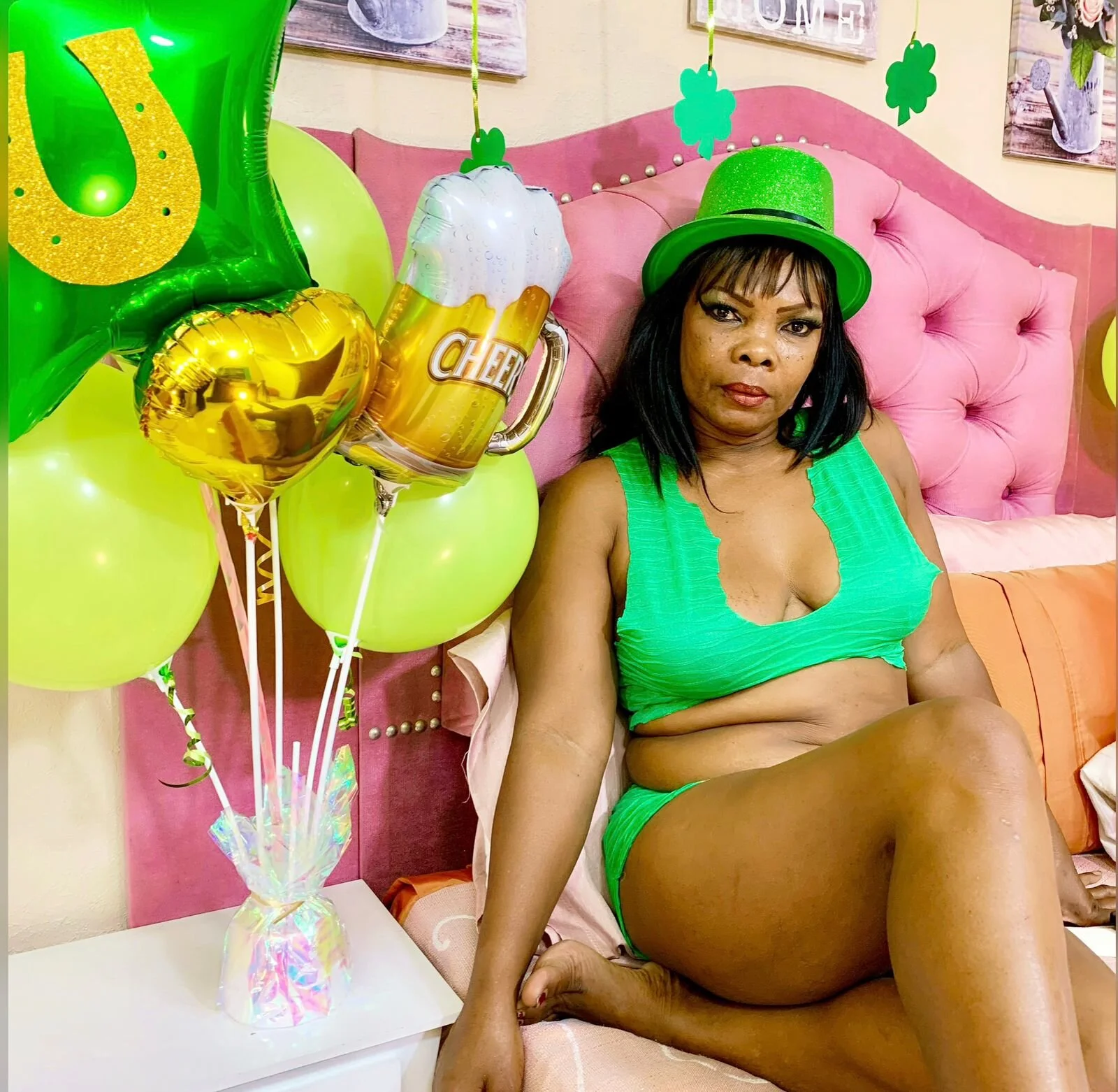 XXX Porn Photo of Nude HornyMariu 18