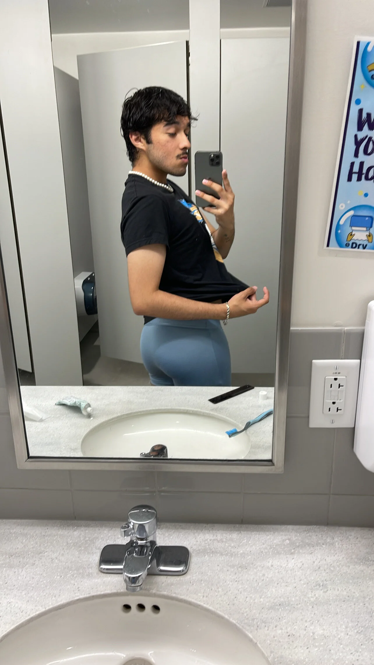 XXX Porn Photo of Nude Gorillabutt1414 10
