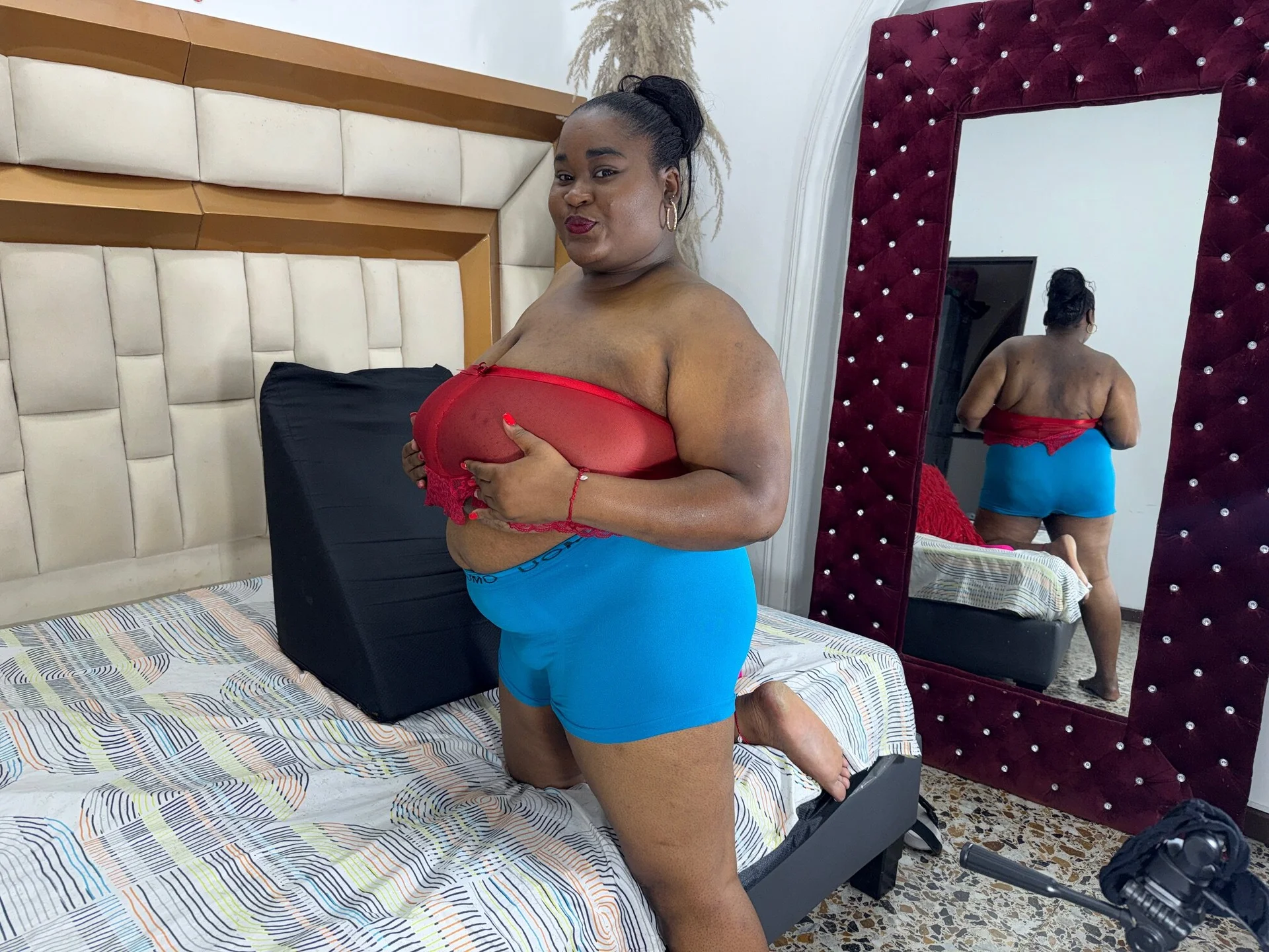 XXX Porn Photo of Nude KennyBigWoman 1