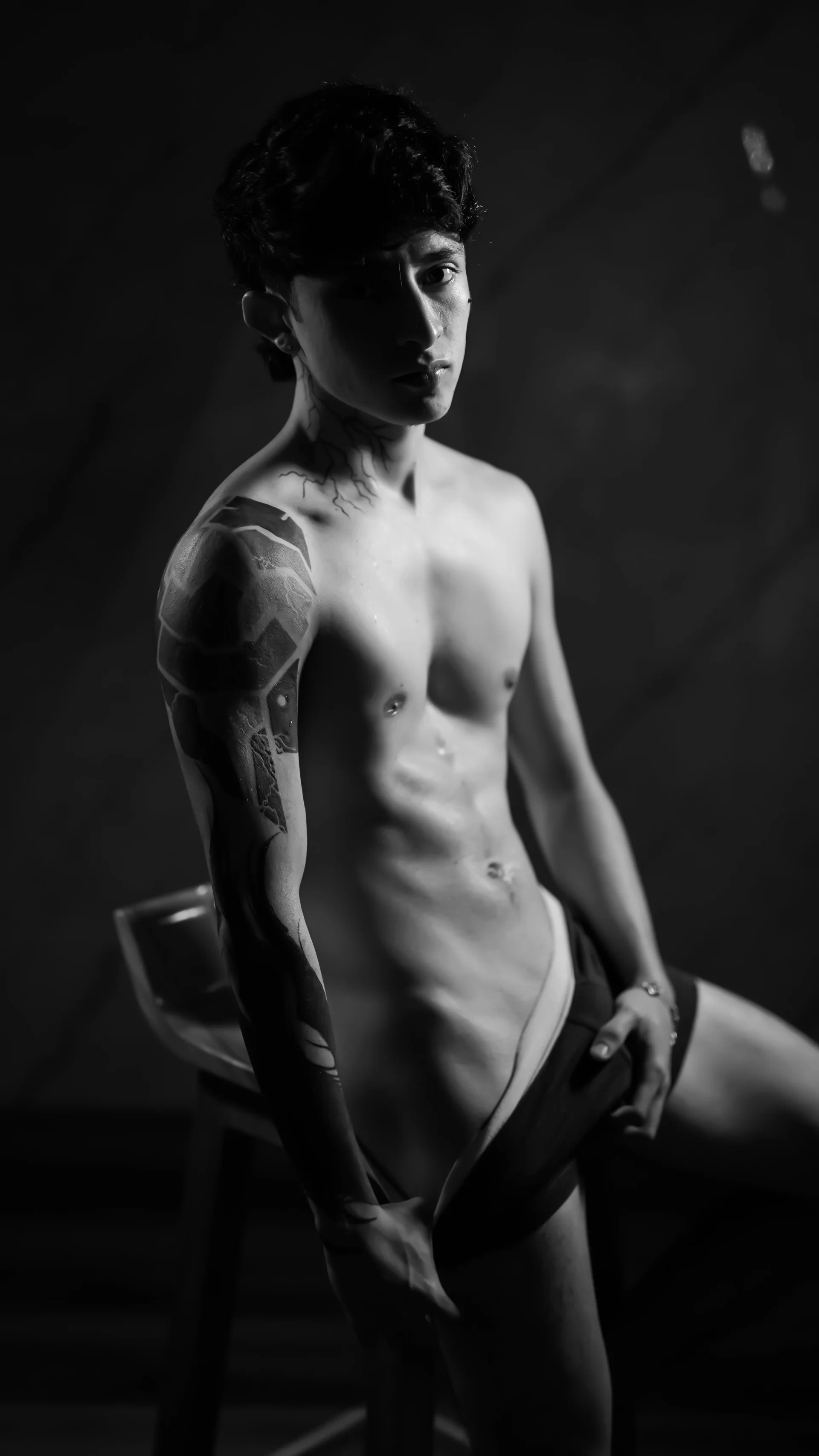 XXX Porn Photo of Nude troy_rouge 29
