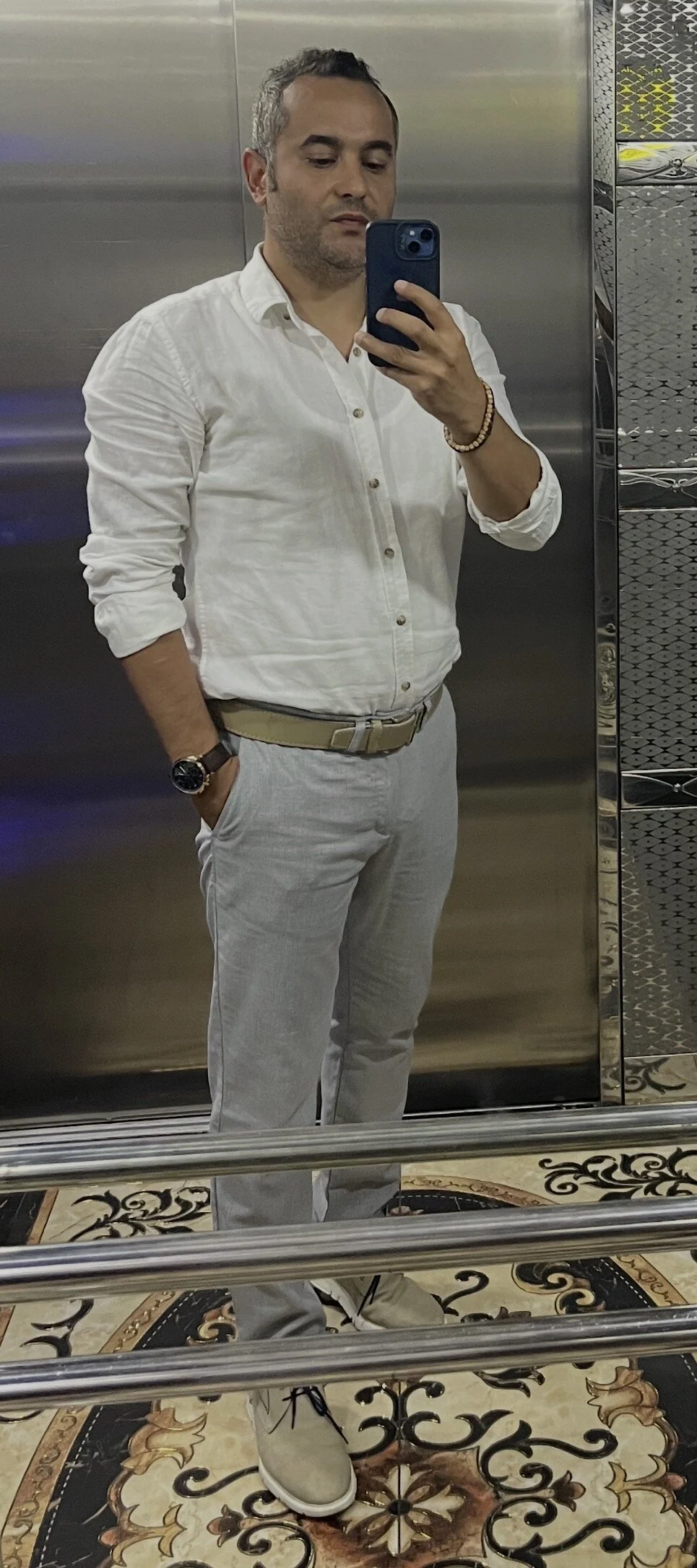 XXX Porn Photo of Nude Businessmantryy 1