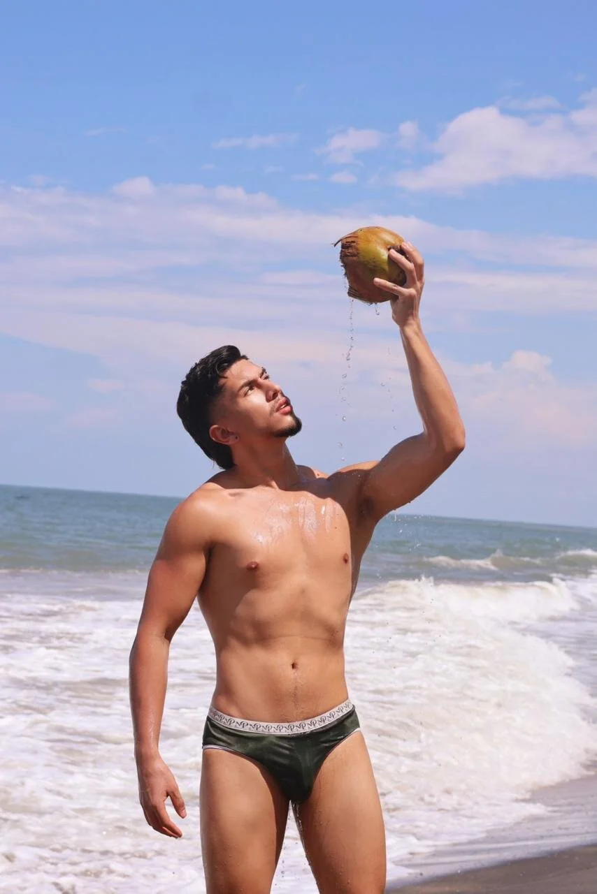 XXX Porn Photo of Nude Aaronfox_x 196