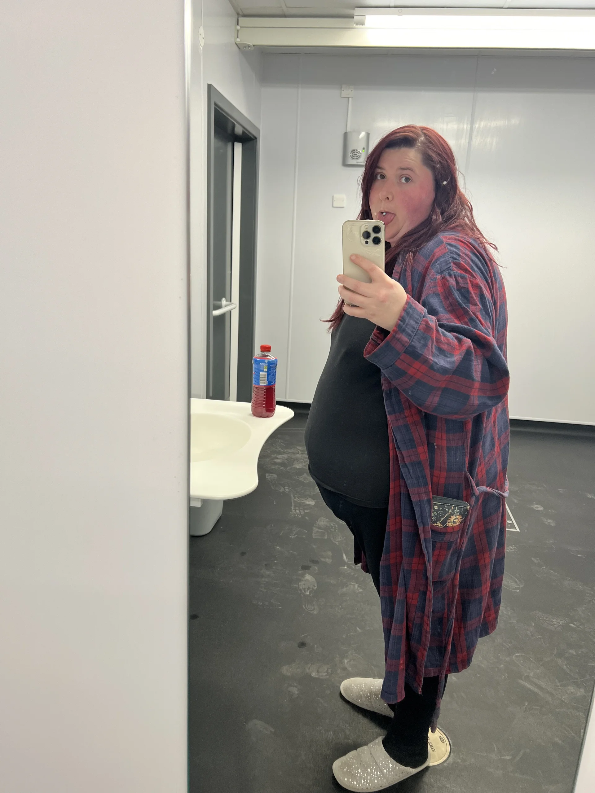 XXX Porn Photo of Nude BBW_GoddessK 16